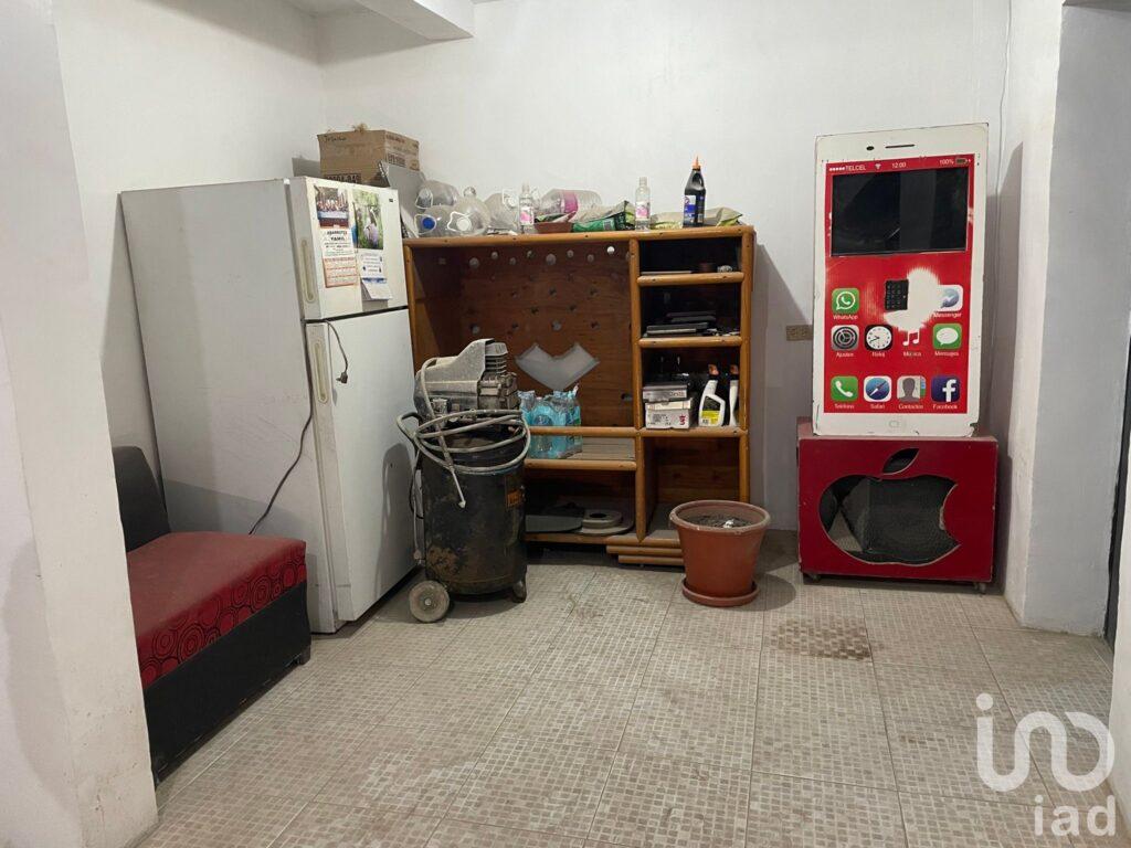 Se vende Casa en Cerrada de Oriente por Coppel Talamas