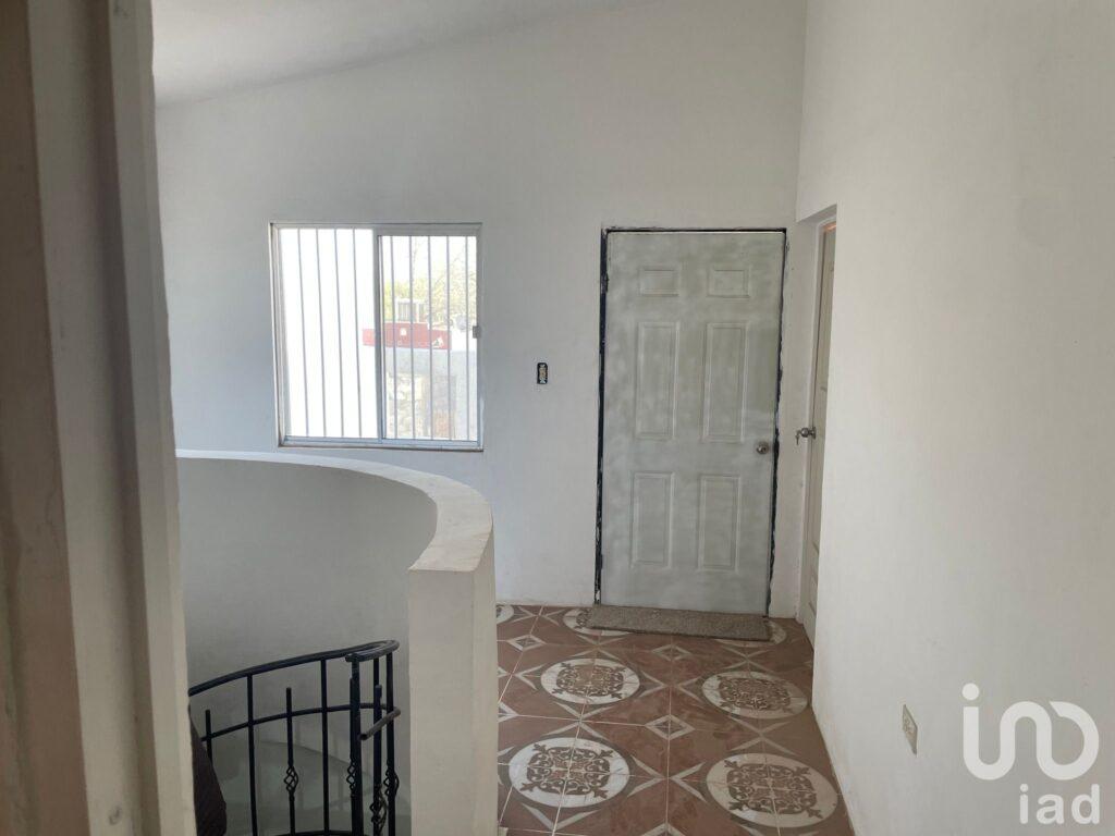 Se vende Casa en Cerrada de Oriente por Coppel Talamas