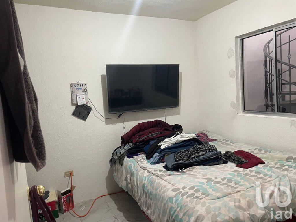 Se vende Casa en Cerrada de Oriente por Coppel Talamas