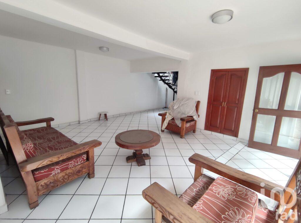 PROPIEDAD PRODUCTIVA EN LA FAMA, TLALPAN, A UNA CALLE DE INSURGENTES