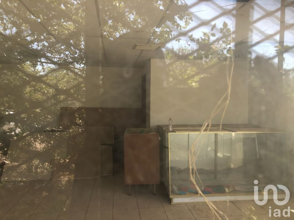 SE VENDE LOCAL AV. PRINCIPAL ZONA JUAREZ PORVENIR