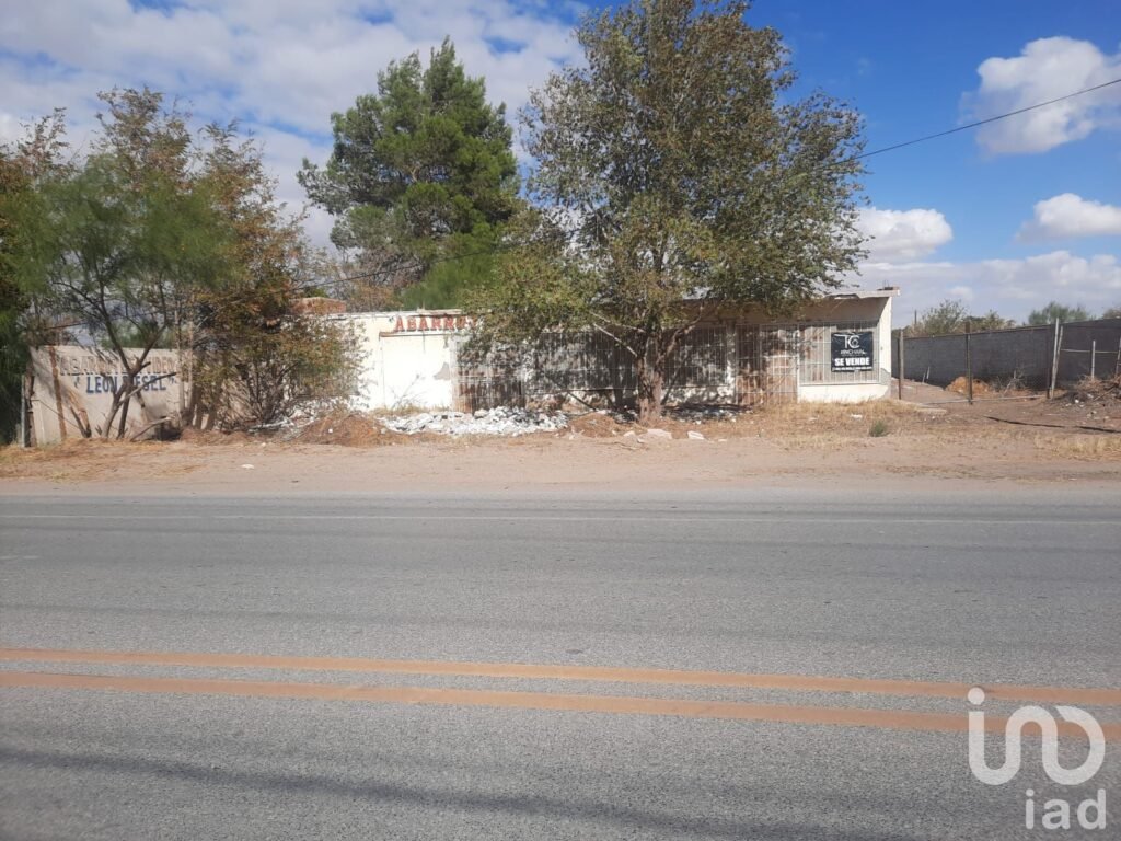 SE VENDE LOCAL AV. PRINCIPAL ZONA JUAREZ PORVENIR