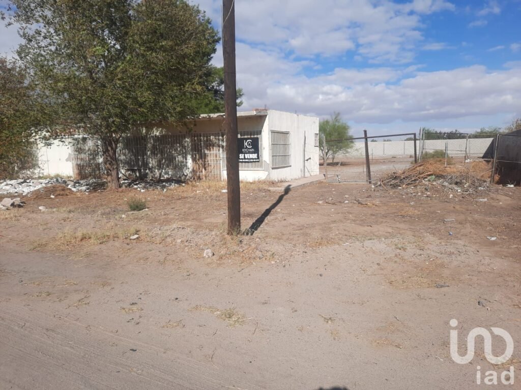 SE VENDE LOCAL AV. PRINCIPAL ZONA JUAREZ PORVENIR