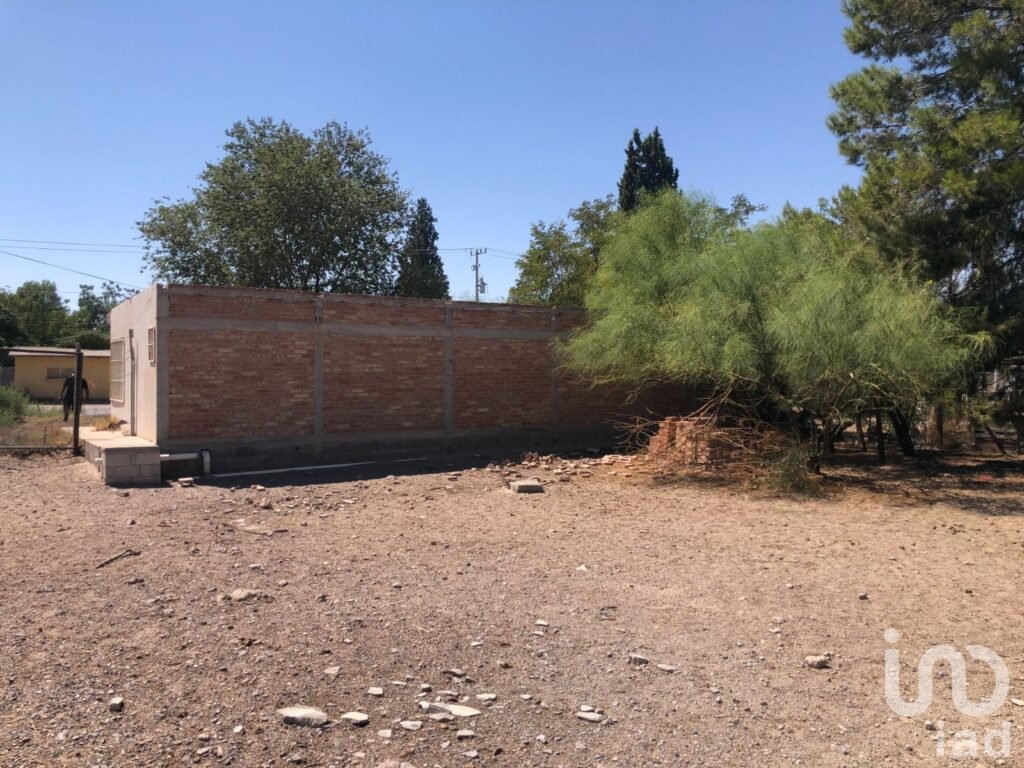 SE VENDE LOCAL AV. PRINCIPAL ZONA JUAREZ PORVENIR