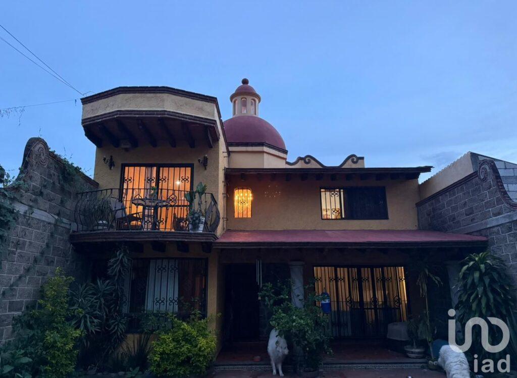 EN VENTA CASA SOLA EN OCOTEPEC.
