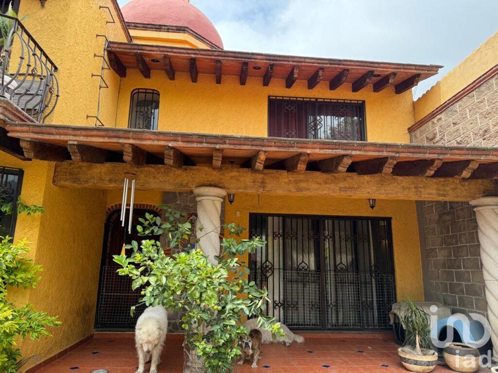 EN VENTA CASA SOLA EN OCOTEPEC.