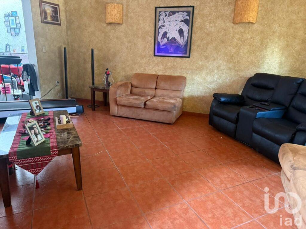 EN VENTA CASA SOLA EN OCOTEPEC.