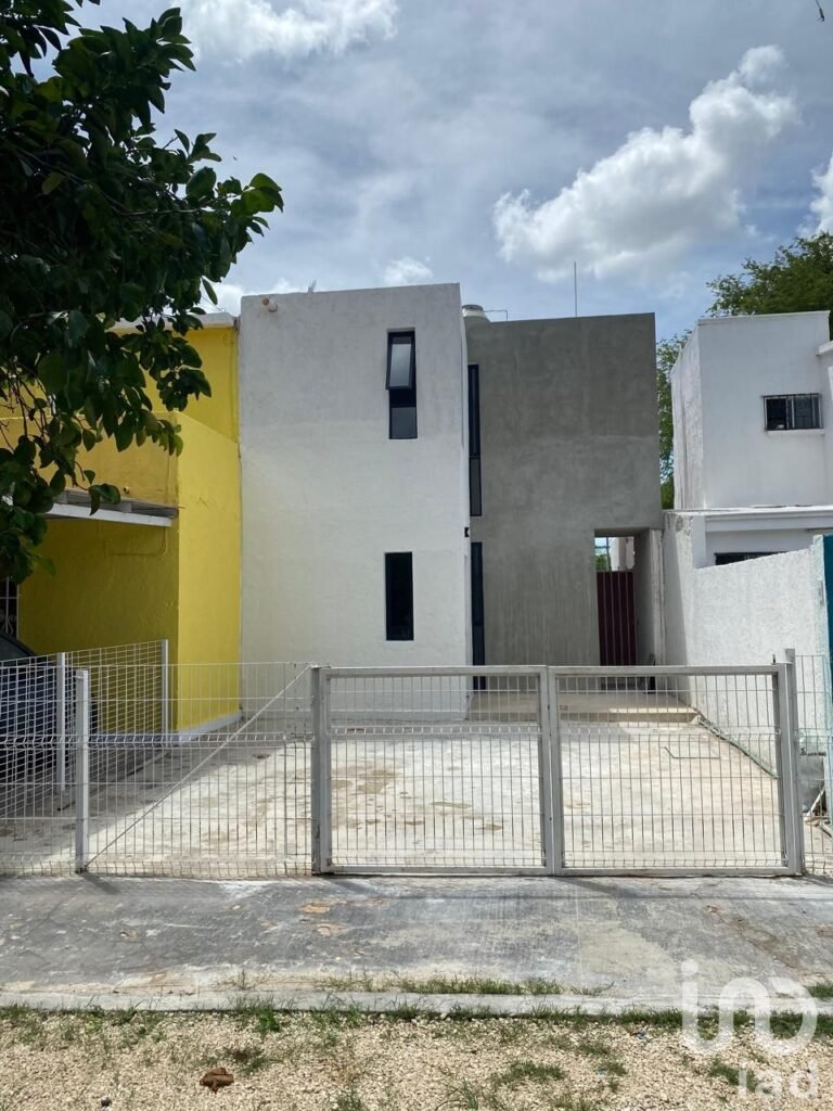 VENTA DE CASA EN COLONIA SAN CARLOS