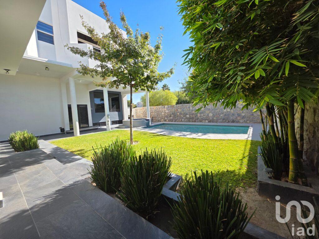 RESIDENCIA DE 3 NIVELES EN VENTA  SECTOR CAMPOS ELISEOS, CD JUAREZ CHIH