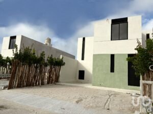 Vive o Invierte en Chicxulub Puerto, a solo unos pasos del mar