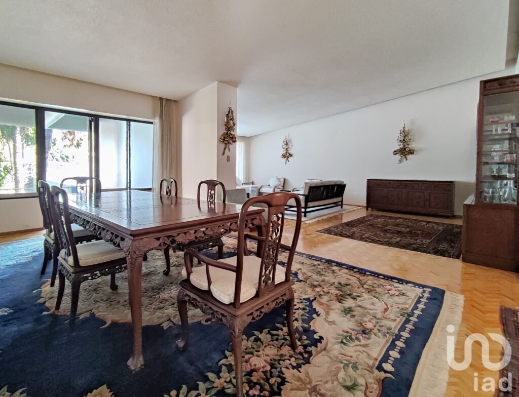 ¡DESCUBRE LA ELEGANCIA Y EL CONFORT DE ESTA CASA EN VENTA UBICADA EN JARDINES DEL PEDREGAL!