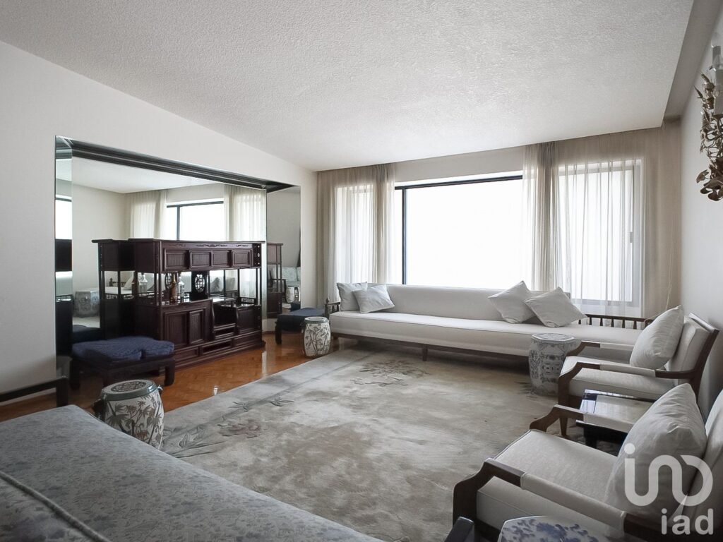 ¡DESCUBRE LA ELEGANCIA Y EL CONFORT DE ESTA CASA EN VENTA UBICADA EN JARDINES DEL PEDREGAL!