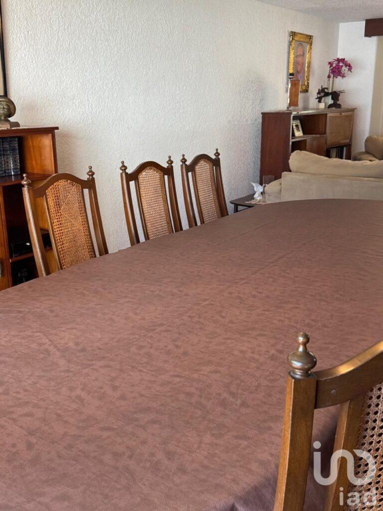 Casa en Venta para remodelar en Lomas de Tecamachalco, Huixquilucan