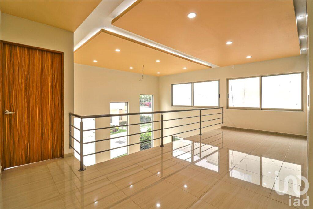 Casa nueva en venta con recamara en planta baja, Lomas de Cuernavaca