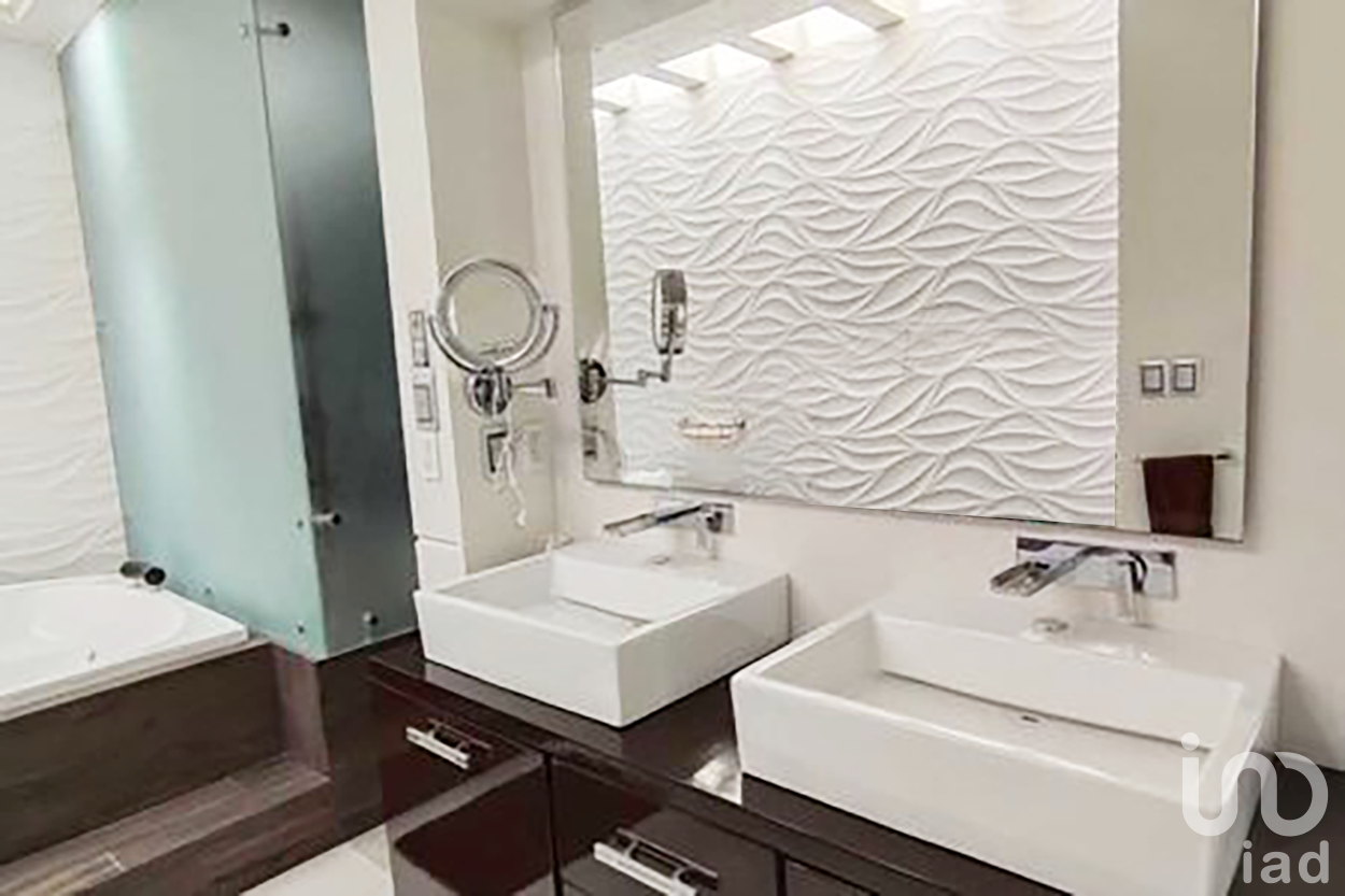 Venta de Casa en fraccionamiento Juriquilla con múltiples amenidades