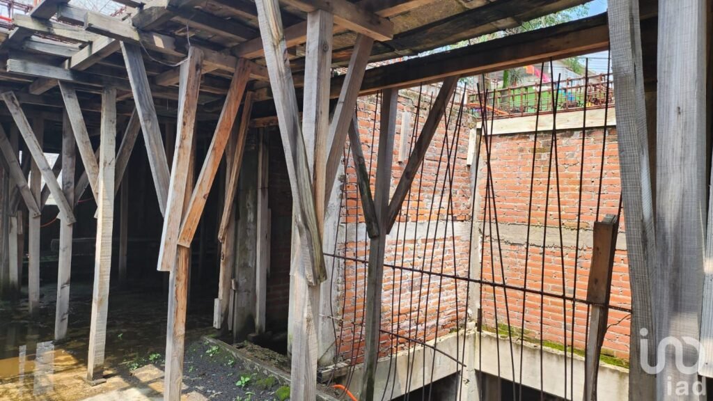 Terreno con proyecto de 4 casas