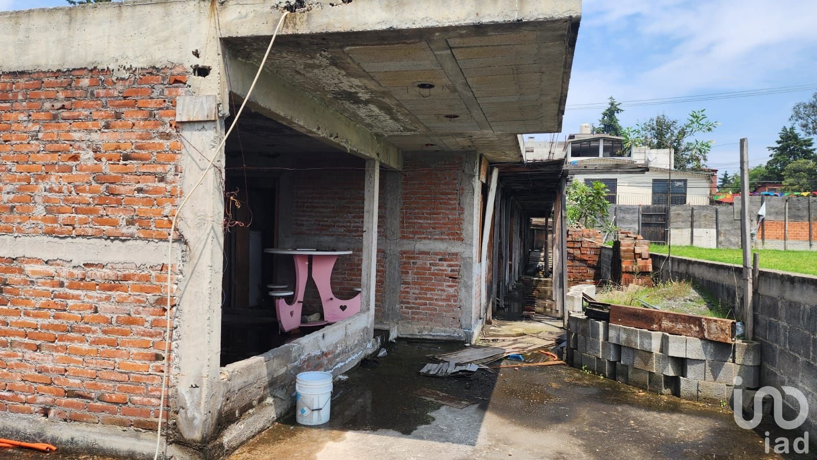 Terreno con proyecto de 4 casas