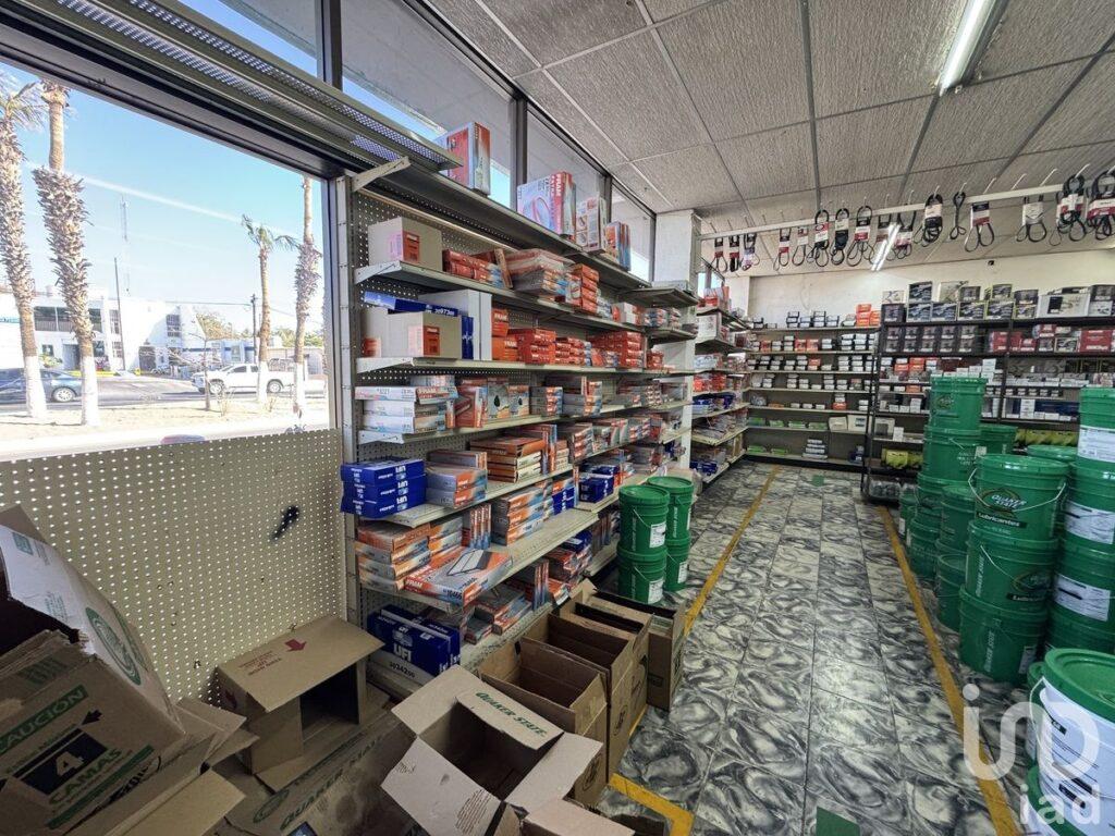 LOCAL PADRE KINO Y ALLENDE