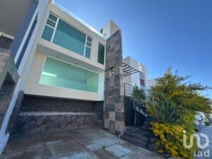 Se Vende Casa a 3 min de la Universidad Anáhuac, Zibata, El Marques, Queretaro Se Vende Casa a 3 min de la Universidad Anáhuac, Zibata, El Marques, Queretaro