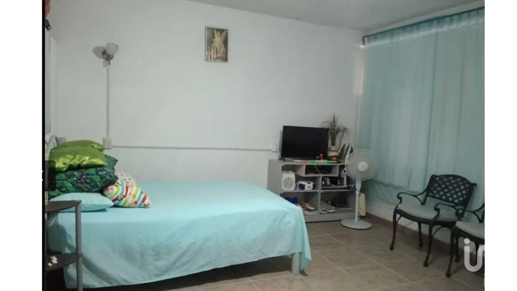 CASA EN VENTA CON LOCALES COMERCIALES PUERTO VALLARTA