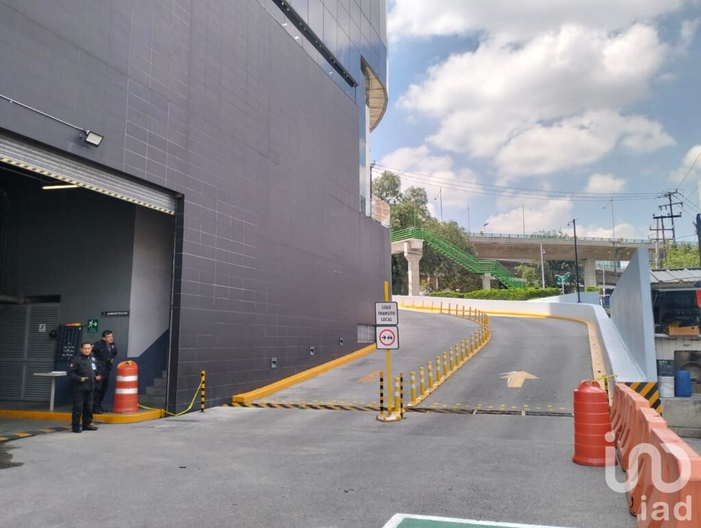 Oficinas en renta sobre Manuel Ávila Camacho, Naucalpan de Juarez, Estado de México