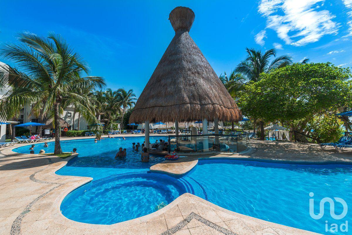 VENTA DE AMPLIO ESTUDIO EN PRIMER NIVEL EN PLAYACAR