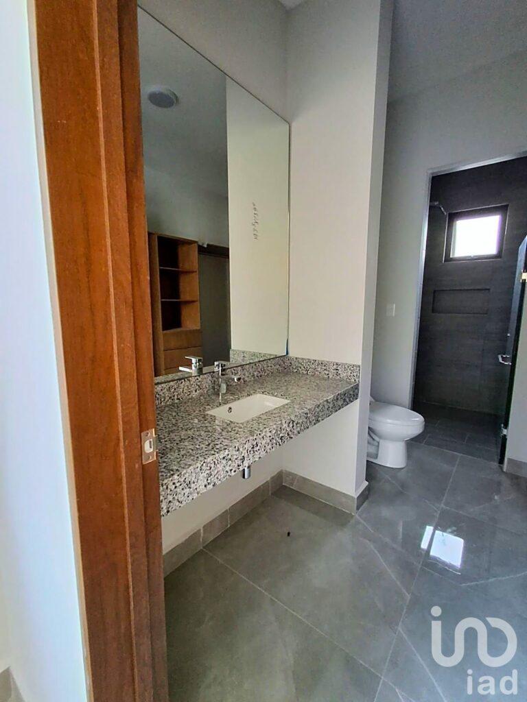 Casa nueva en venta, Las Esmeraldas Residencial ¡ Incluye Cocina Integral y Closets!