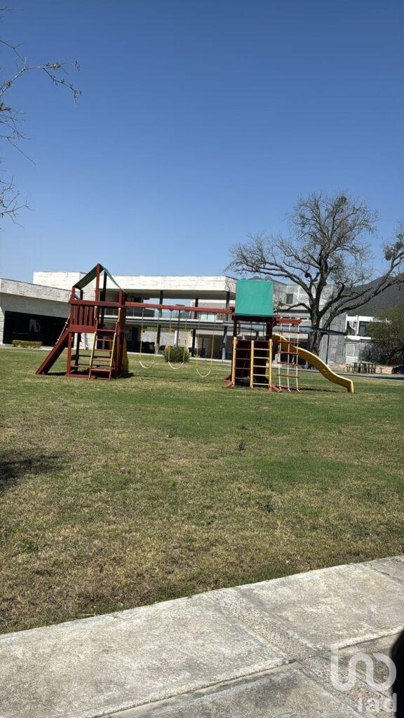 Casa nueva en venta, Las Esmeraldas Residencial ¡ Incluye Cocina Integral y Closets!