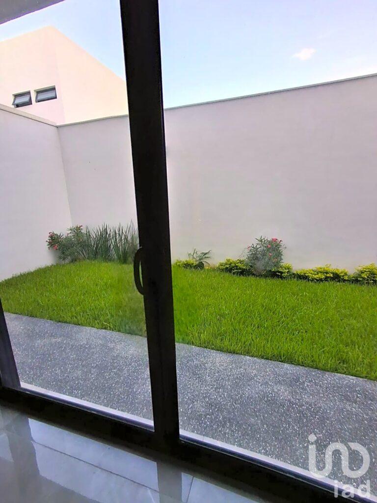 Casa nueva en venta, Las Esmeraldas Residencial ¡ Incluye Cocina Integral y Closets!