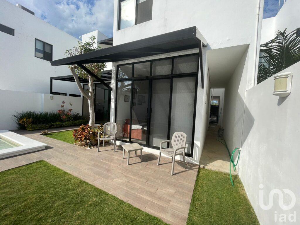 CASA DE 4 RECAMARAS EN PRIVADA, EN CHOLUL, MÉRIDA, YUCATÁN