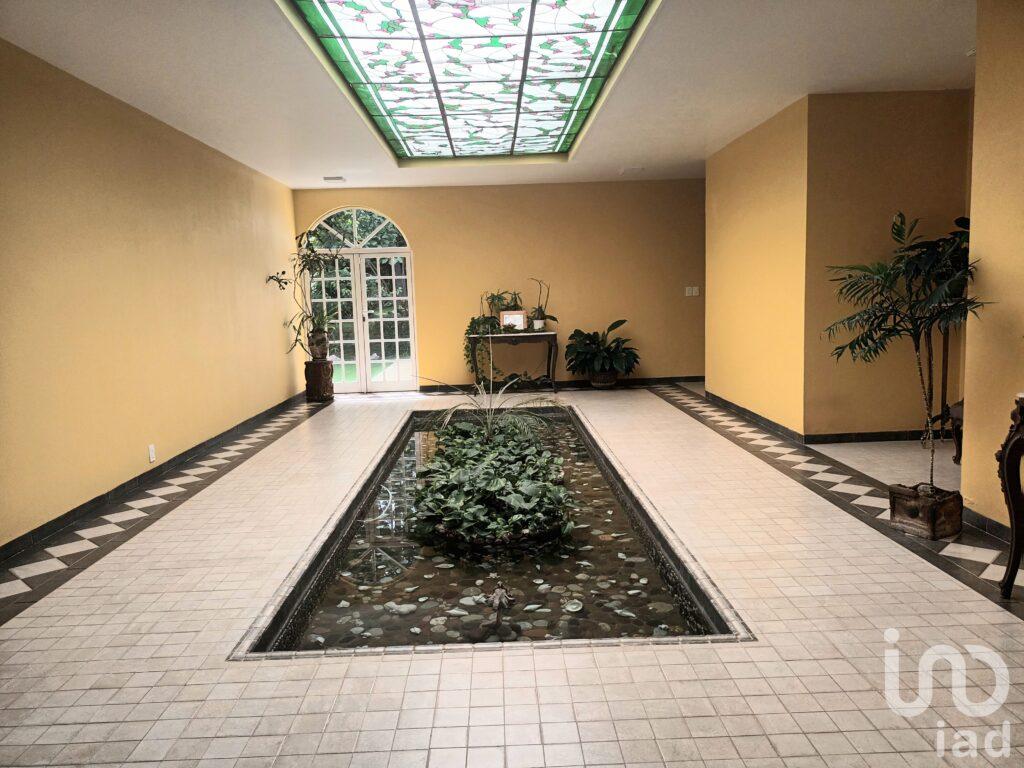 EN VENTA RESIDENCIA CON USO DE SUELO MIXTO.EN CUERNAVACA, MOR.