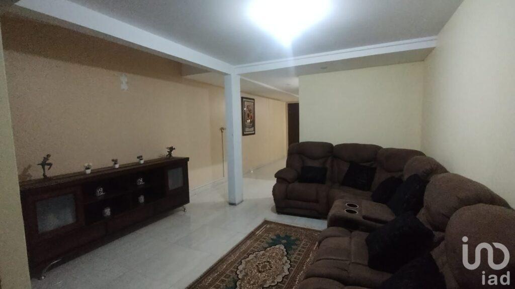 CASA EN VENTA EN COLONIA AQUILES SERDAN,PACHUCA,HGO.