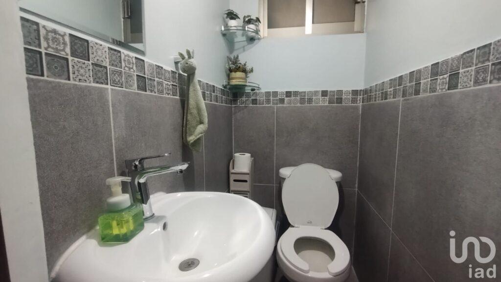 CASA EN VENTA EN COLONIA AQUILES SERDAN,PACHUCA,HGO.