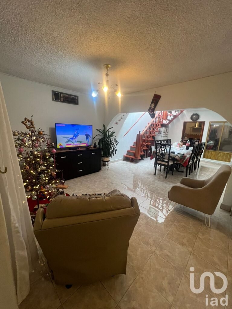 CASA EN VENTA EN CD AZTECA 1RA SECCIÓN