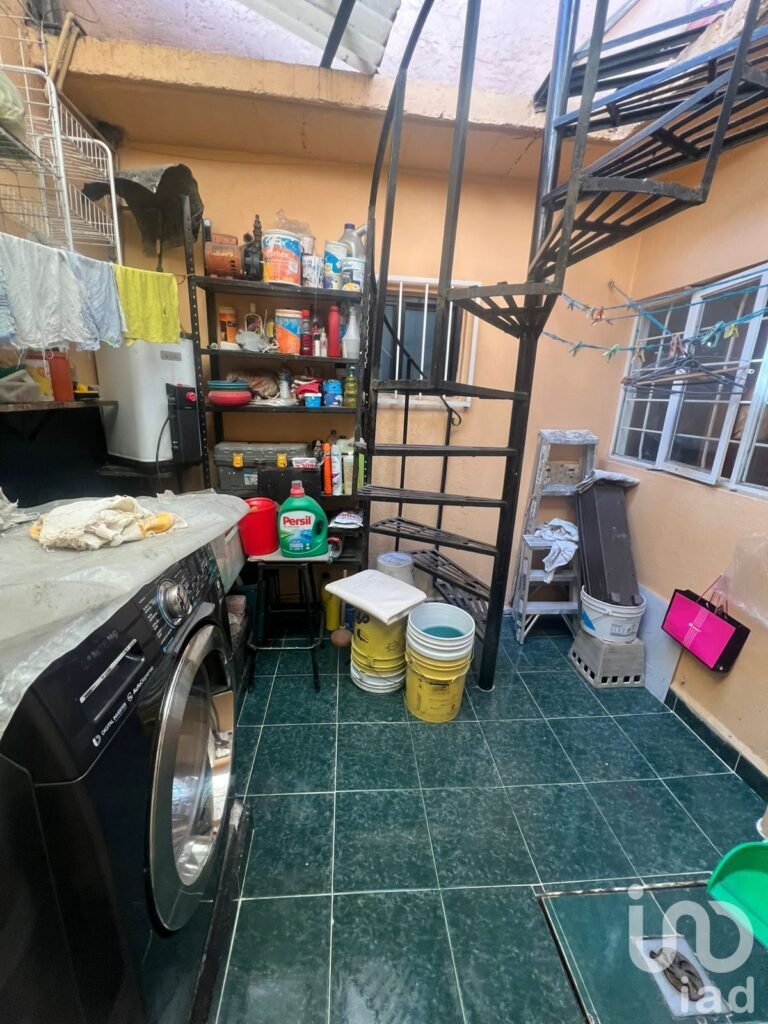 CASA EN VENTA EN CD AZTECA 1RA SECCIÓN