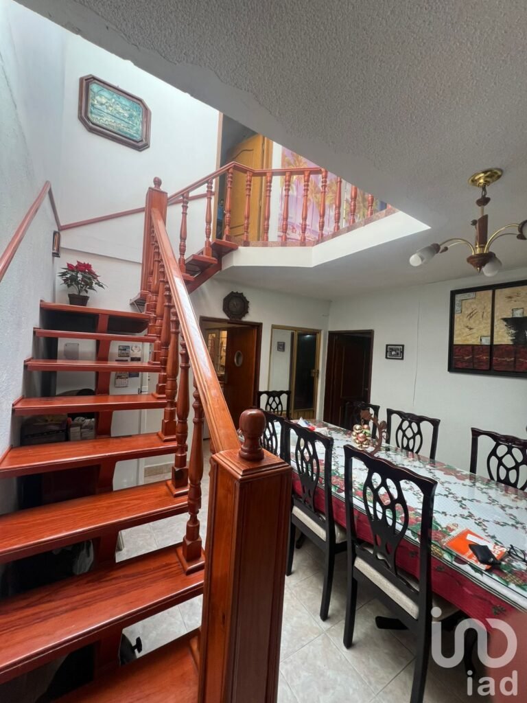 CASA EN VENTA EN CD AZTECA 1RA SECCIÓN