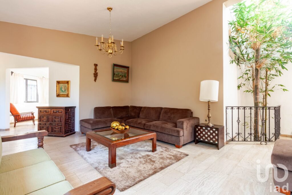 TERRENO EN VENTA  USO DE SUELO COMERCIAL Y HABITACIONAL JIUTEPEC MORELOS