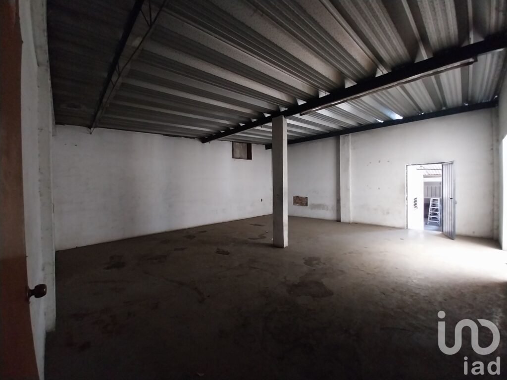BODEGA EN RENTA DE 388 M2 SOBRE CARRETERA INTERNACIONAL ANTES DEL MONUMENTO A JUAREZ