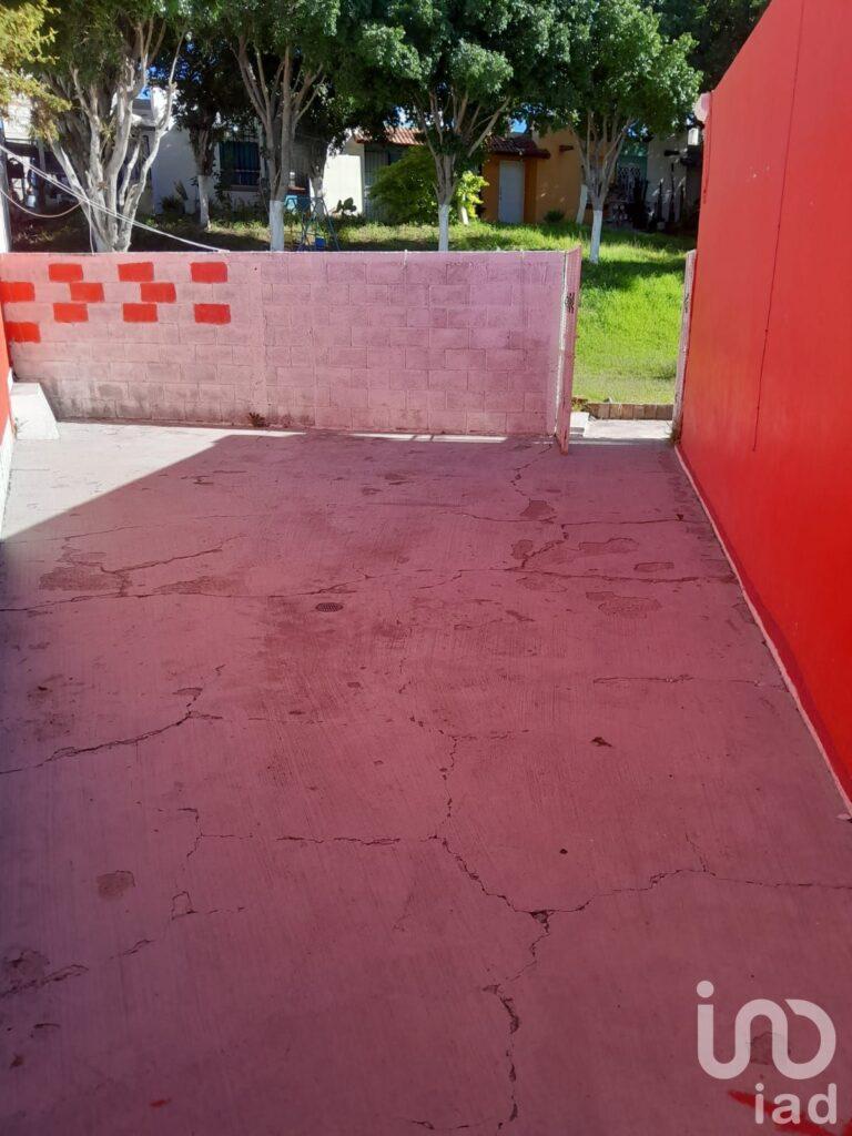 Se Vende Casa con Terreno Excedente en Fraccionamiento la Loma, Querétaro