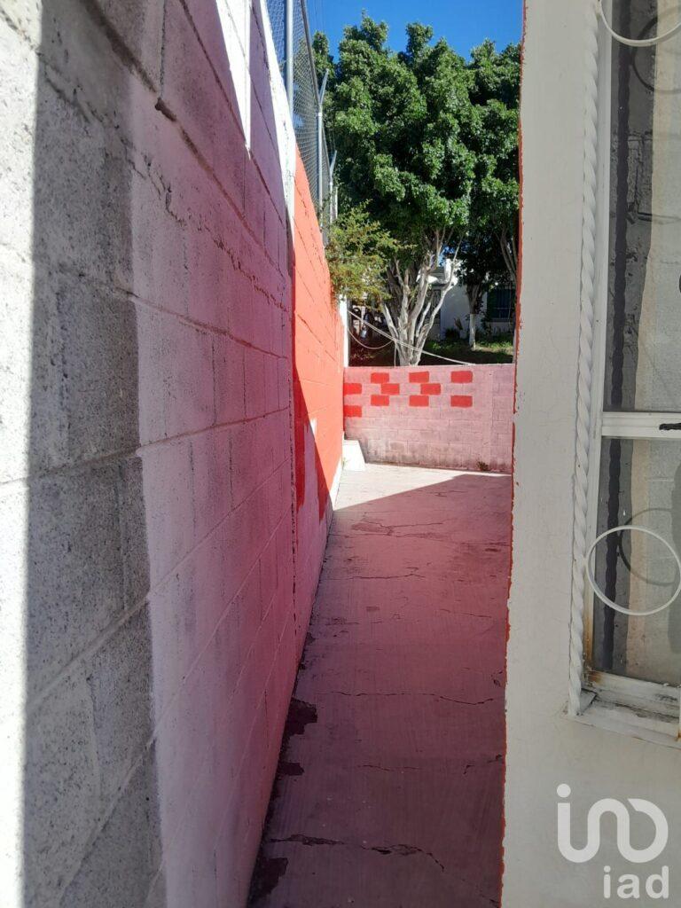 Se Vende Casa con Terreno Excedente en Fraccionamiento la Loma, Querétaro