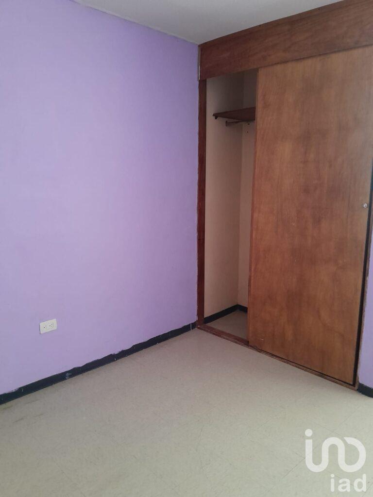 Se Vende Casa con Terreno Excedente en Fraccionamiento la Loma, Querétaro