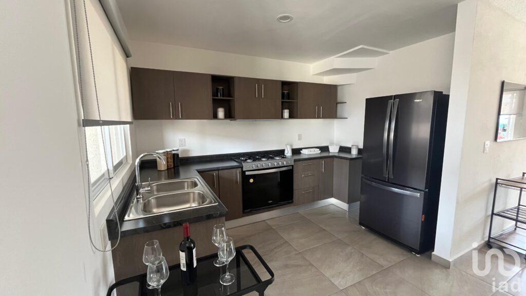 Hermosa Casa de 2 niveles dentro de Fraccionamiento en Ojo de Agua, Tecámac