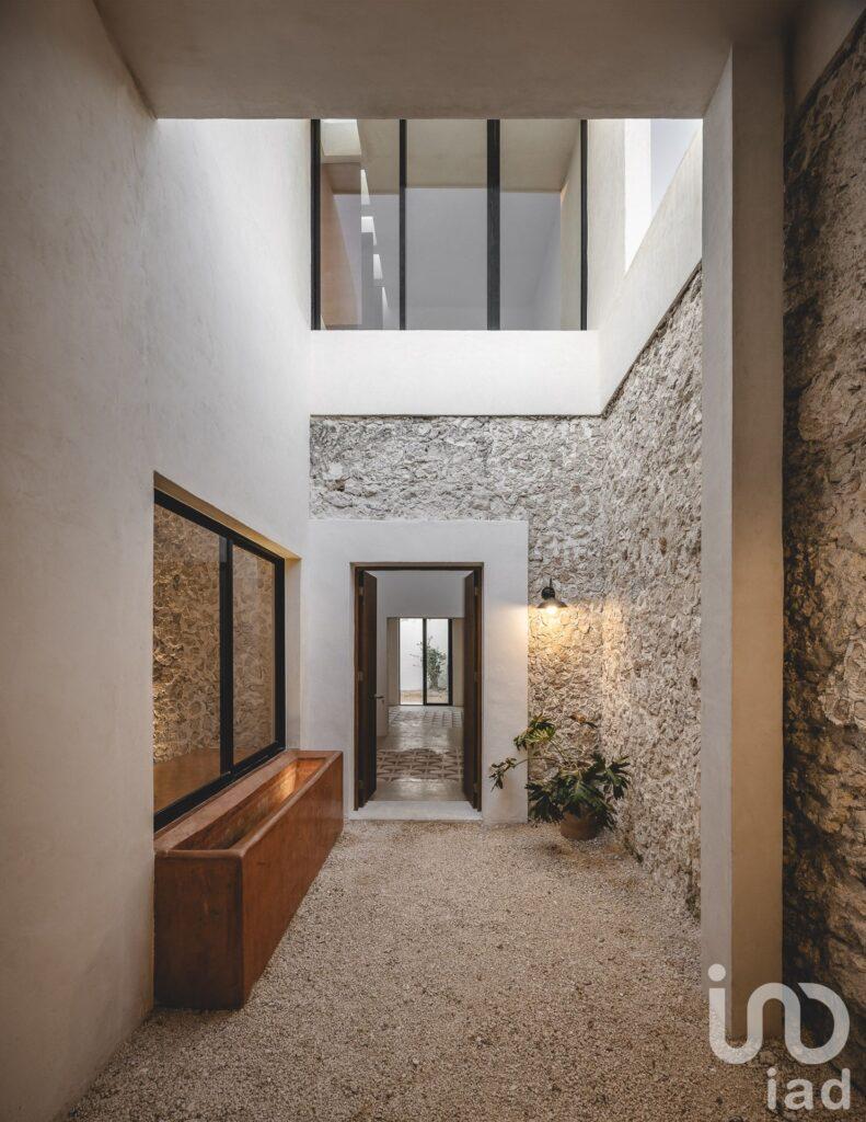 MODERNA CASA EN EL CENTRO DE MERIDA, YUCATAN