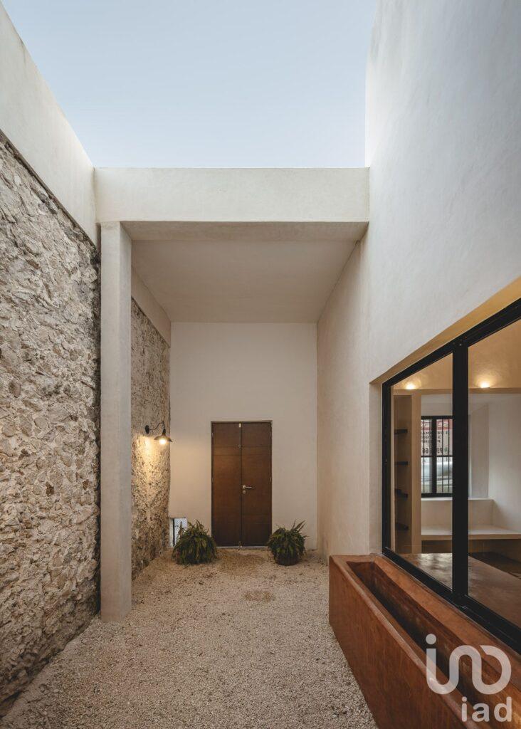 MODERNA CASA EN EL CENTRO DE MERIDA, YUCATAN