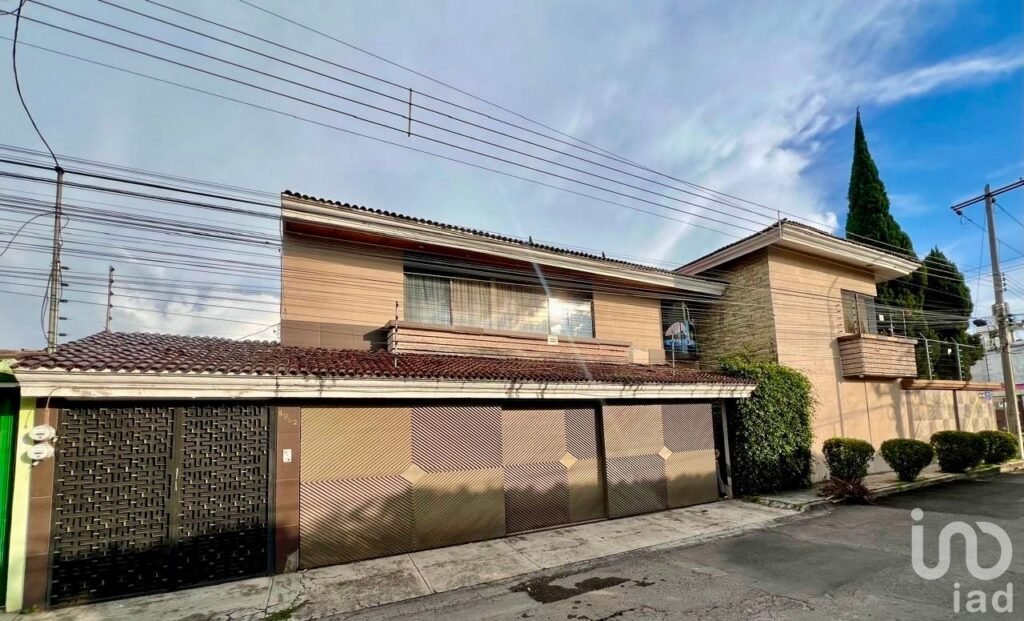 Lujosa Residencia en Bugambilias