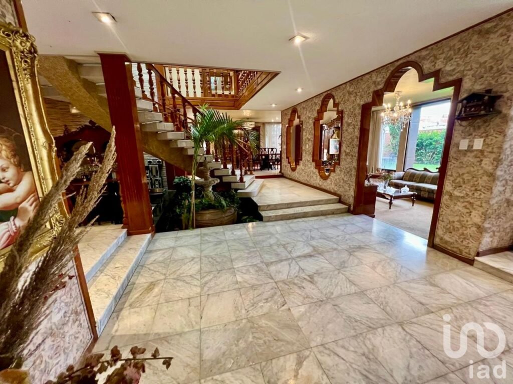 Lujosa Residencia en Bugambilias