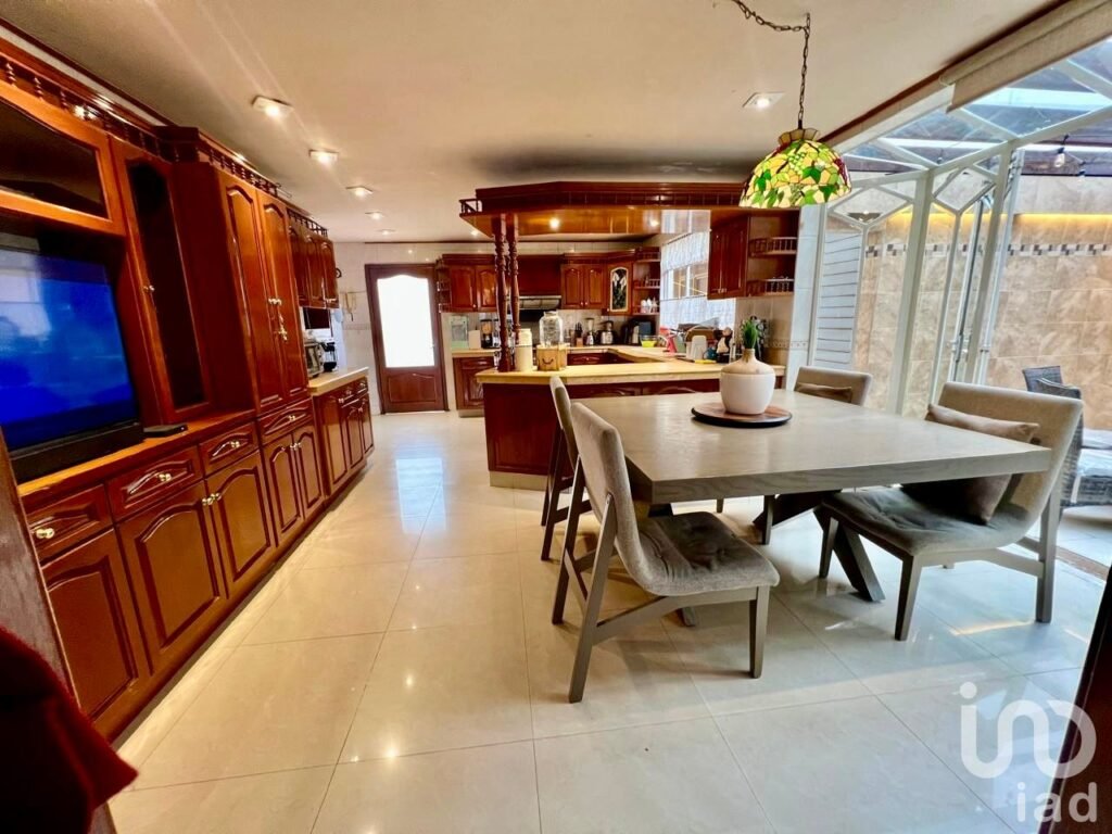 Lujosa Residencia en Bugambilias