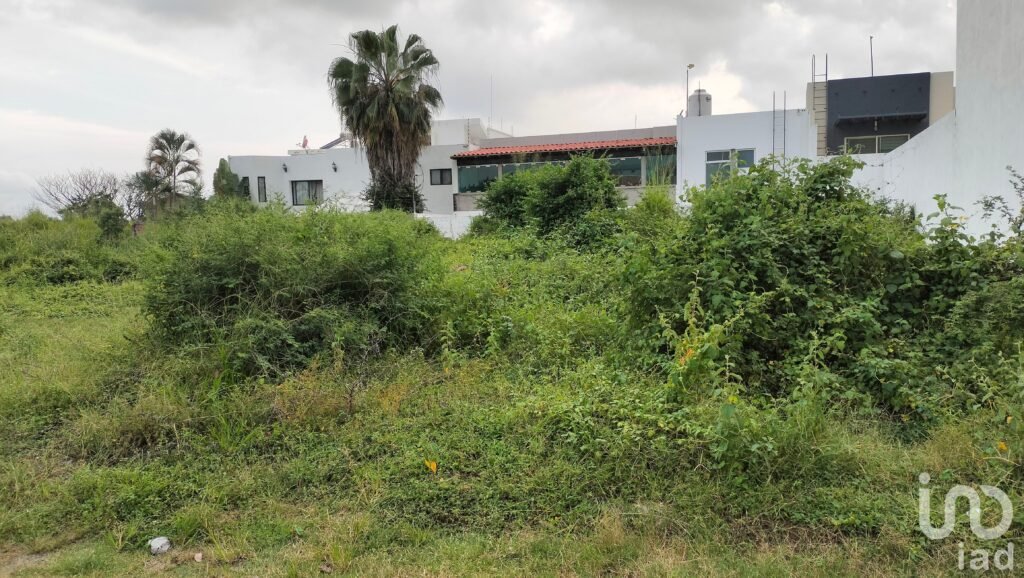 Terreno en Venta en Real Vista Hermosa 15.12m x 25.54m Vista Norte