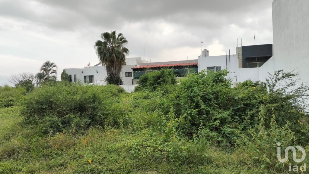 Terreno en Venta en Real Vista Hermosa 15.12m x 25.54m Vista Norte