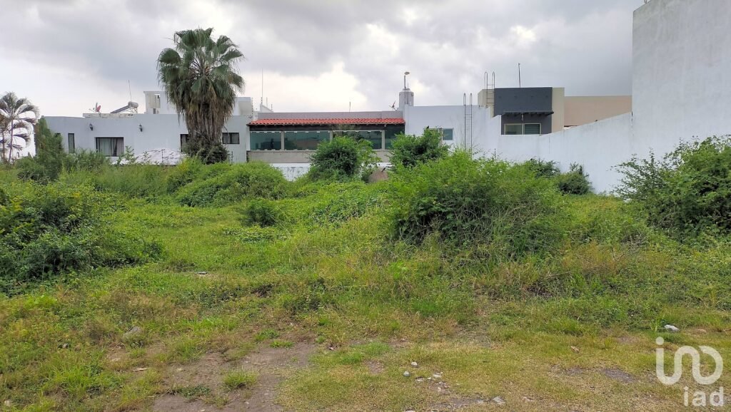 Terreno en Venta en Real Vista Hermosa 15.12m x 25.54m Vista Norte